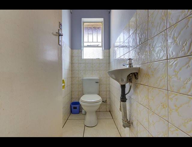 3 BEDROOM HOUSE FOR SALE IN VAN RIEBEECK PARK
